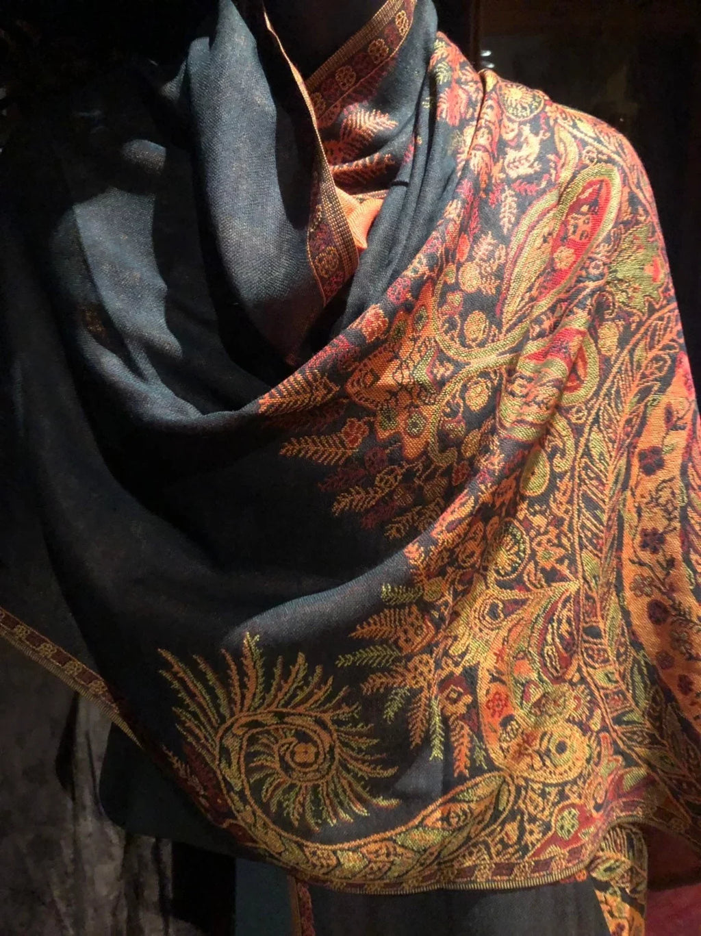 Pashmina Scarf Wrap Vintage Paisley Black Red Brocade