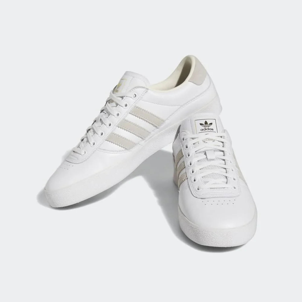 '- 9.5 Indoor White/White/Customized Puig Shoes -