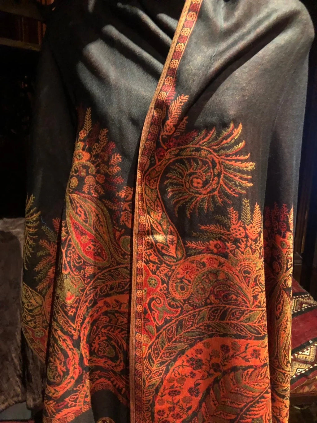 Pashmina Scarf Wrap Vintage Paisley Black Red Brocade