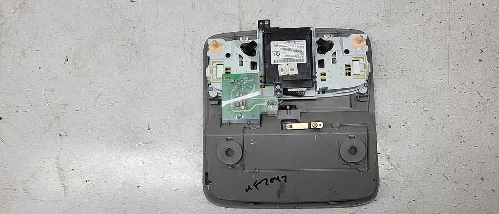 Toyota Garage Overhead Opener OEM Console 06 2006 Highlander Roof with Door Pre-Owned (Good)