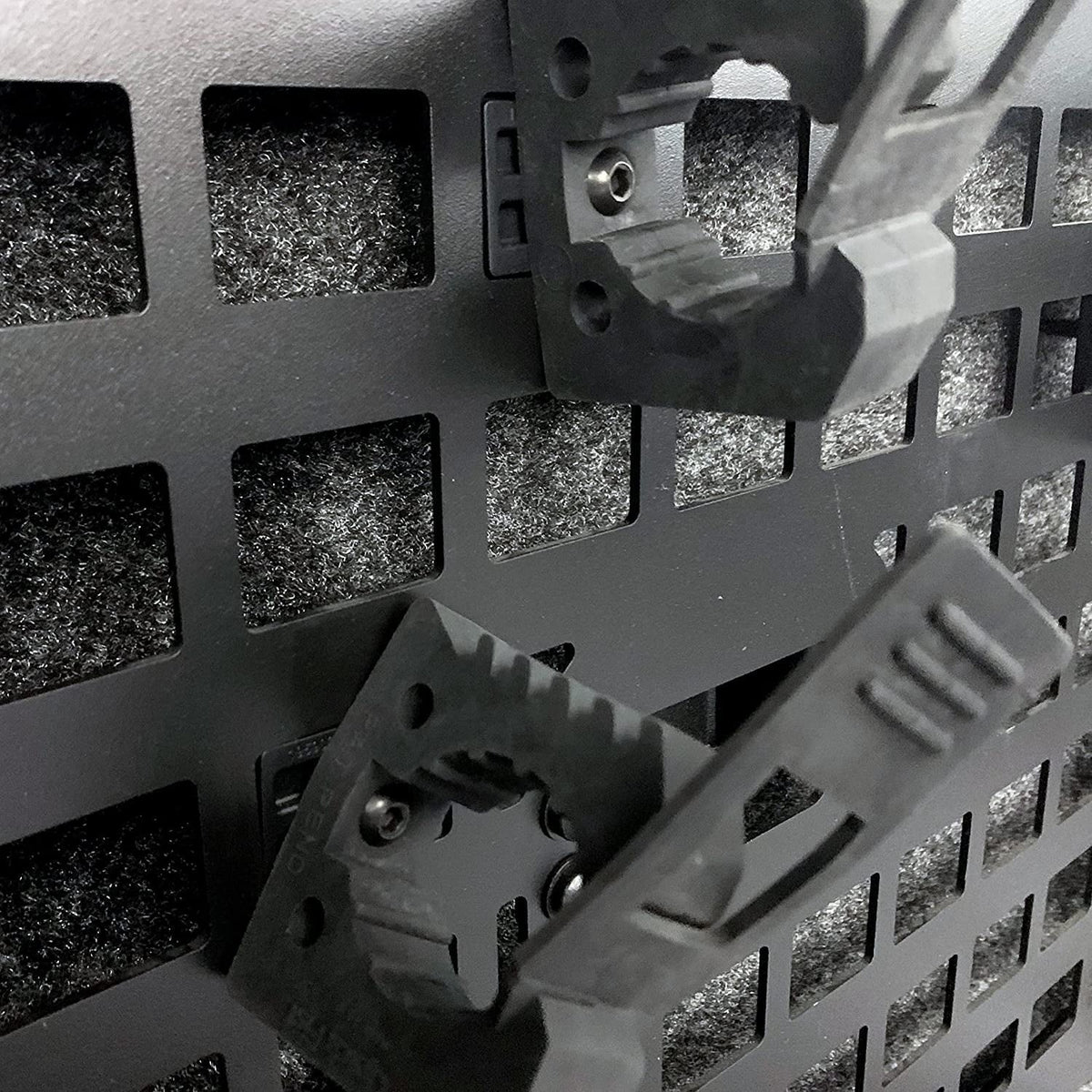 195020T1 Tailgate Putco Panel Molle -