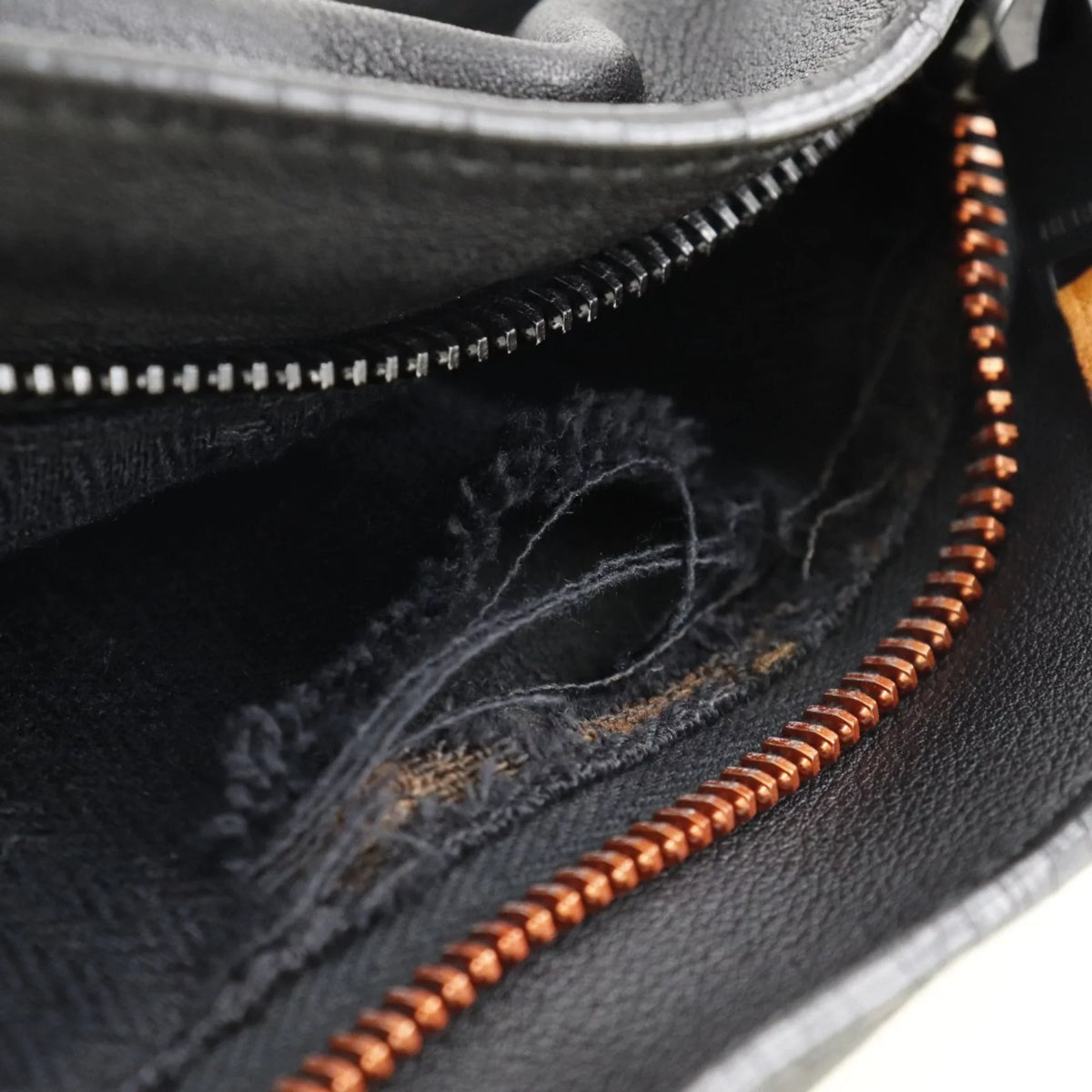 Caravan Voderma (Fair) Unisex Vertical Pre-Owned Hermes PM Bag Black Tote